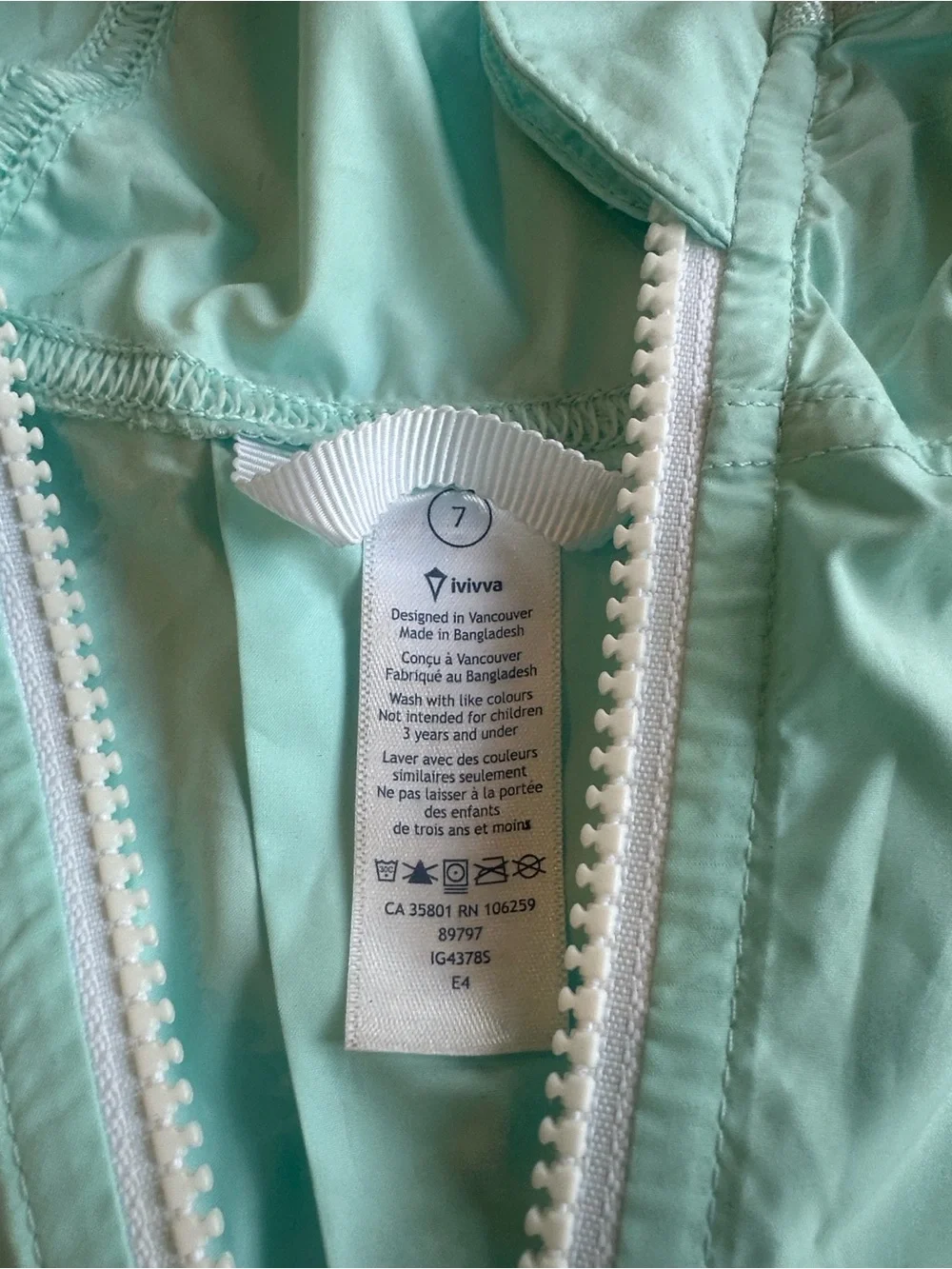 Ivivva by Lululemon light blue windbreaker jacket Girls size 7
